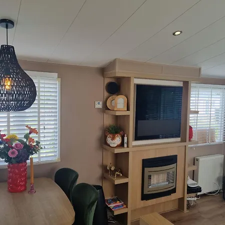 Stacaravan 161 Bongerd 5 Sterren Gezin 5 Personen Maximaal 2 Volwassenen Camping