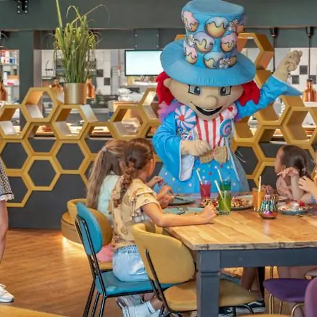 Kamp alanı Stacaravan 161 Bongerd 5 Sterren Gezin 5 Personen Maximaal 2 Volwassenen *