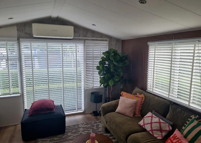 Camping Stacaravan 161 Bongerd 5 Sterren Gezin 5 Personen Maximaal 2 Volwassenen Tuitjenhorn