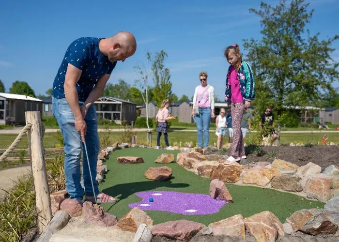 Camping Stacaravan 161 Bongerd 5 Sterren Gezin 5 Personen Maximaal 2 Volwassenen Tuitjenhorn